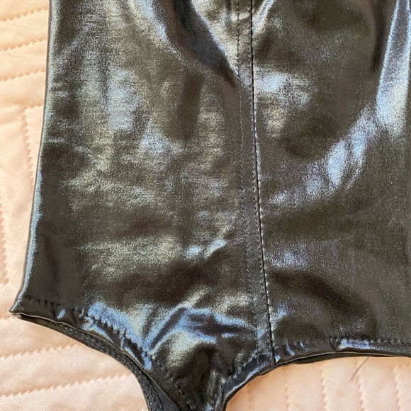 Sexy clothes - Picture 4 of 8